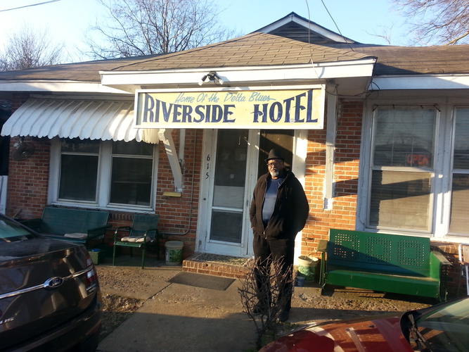 Ed at Riverside Hotel